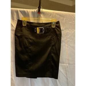 Star City Sz 6 black skirt, above knee. Cute belt.